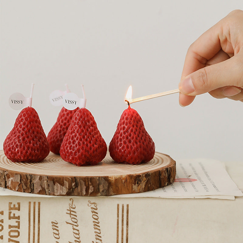 Cute Creative Soy Wax Strawberry Aromatherapy Candle Handmade Realistic Model Fragrance Candle Birthday Party Favors