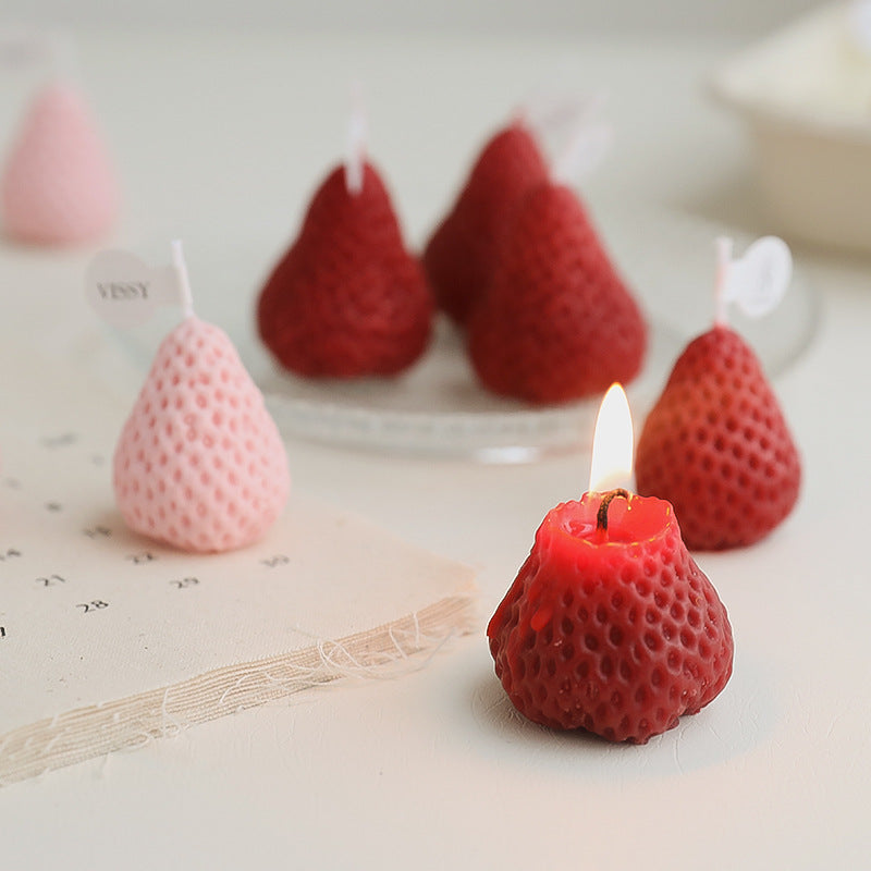 Cute Creative Soy Wax Strawberry Aromatherapy Candle Handmade Realistic Model Fragrance Candle Birthday Party Favors